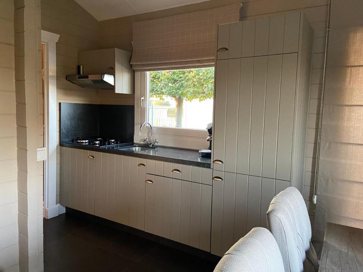 Chalet Eau Vive Maaseik Bagian luar foto